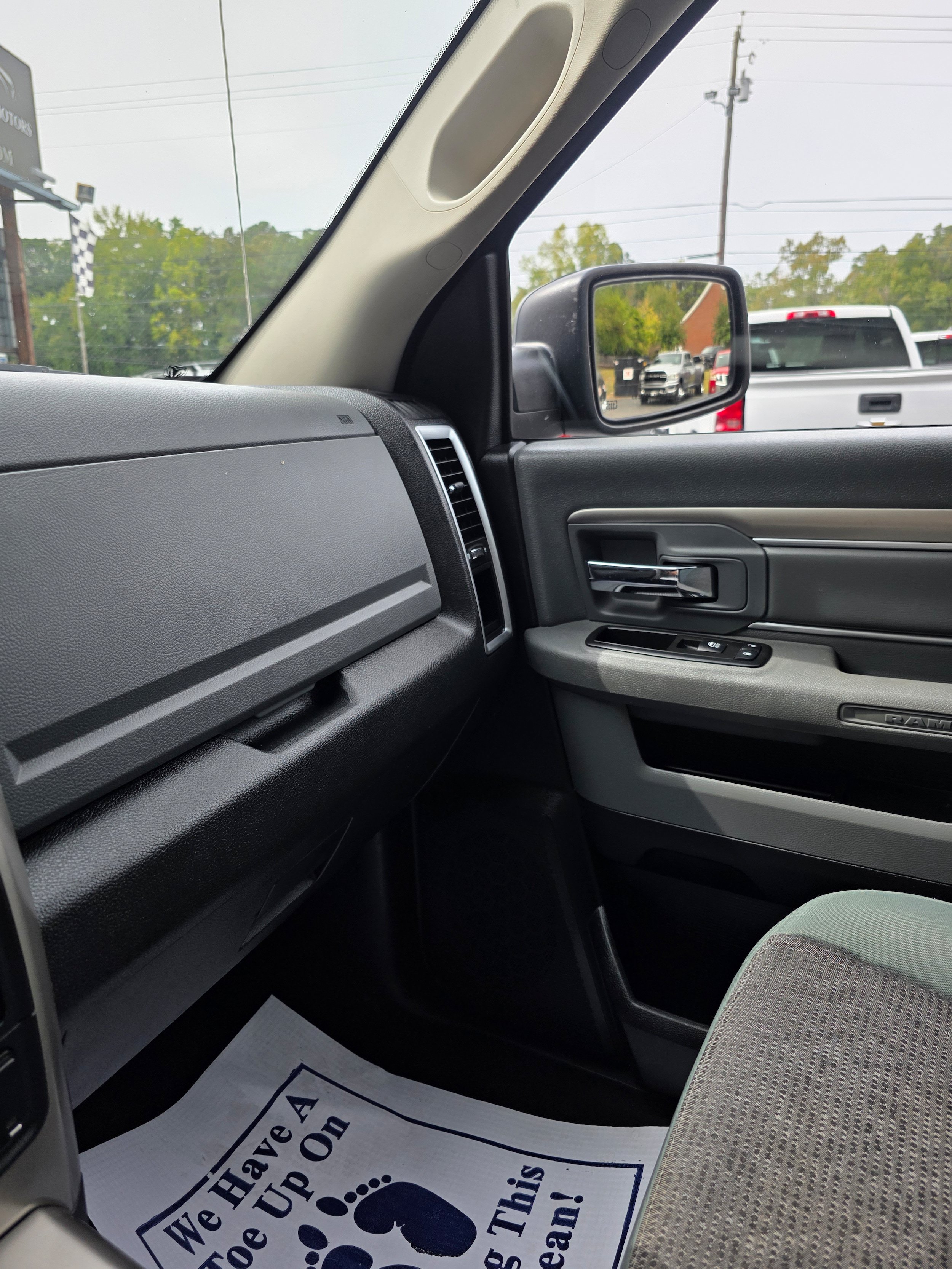 Used 2014 RAM 2500 SLT w/ Luxury Group AWD/4WD image 18
