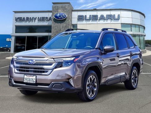 Used 2025 Subaru Forester Premium w/ Convenience Package #1 image 3