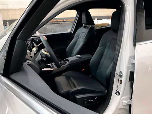 Used 2025 BMW X3 xDrive30i w/ Premium Package image 27