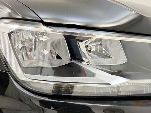 Used 2020 Volkswagen Tiguan SE R-Line FWD image 22