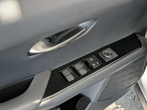 Used 2020 Lexus UX 200 w/ Accessory Package FWD image 9