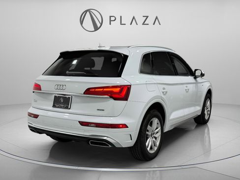 Certified 2023 Audi Q5 2.0T Premium w/ Convenience Package image 5