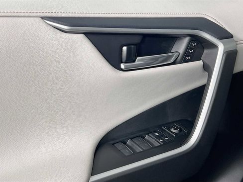 New 2025 Toyota RAV4 Limited image 17