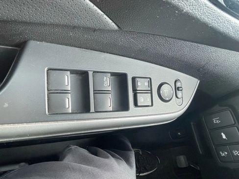 Used 2015 Honda CR-V Touring image 16