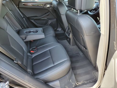 Used 2026 Porsche Macan AWD/4WD image 30