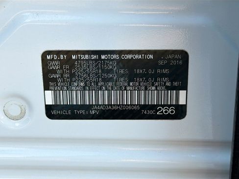 Used 2017 Mitsubishi Outlander SEL image 40