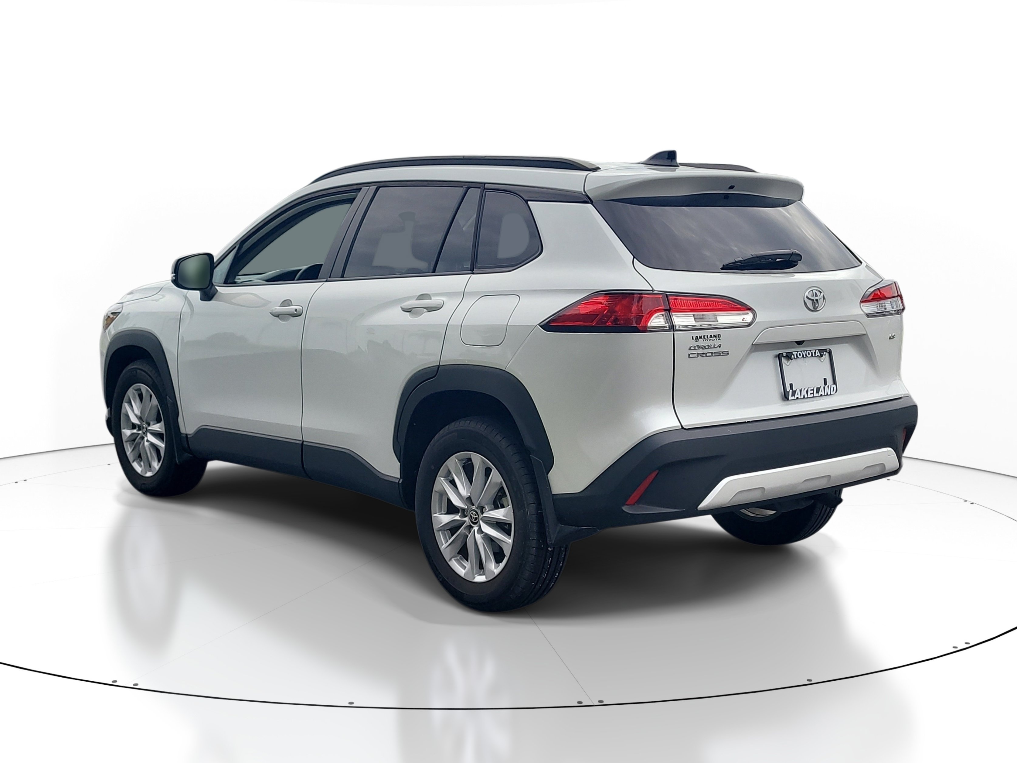Certified 2025 Toyota Corolla Cross LE FWD image 5