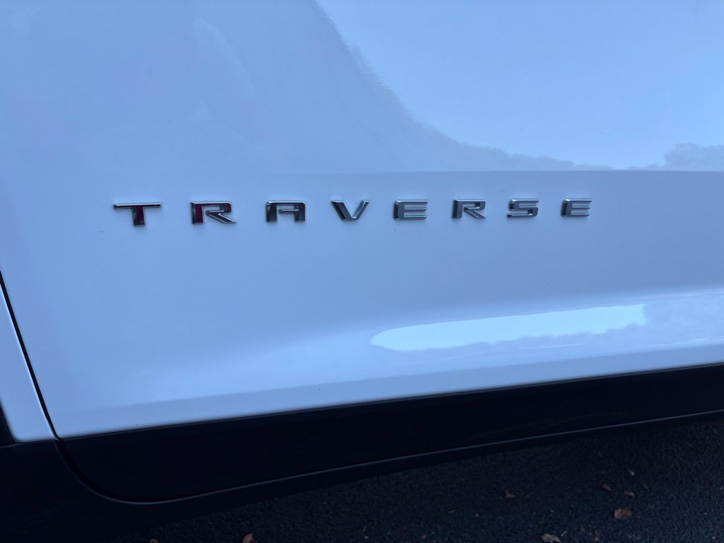 Used 2026 Chevrolet Traverse LT FWD image 13