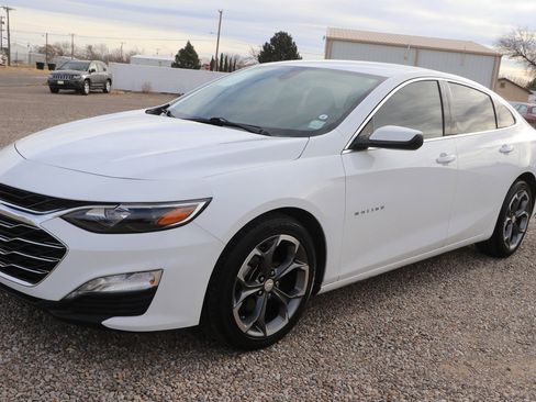 Used 2020 Chevrolet Malibu LT image 3