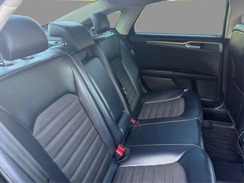 Used 2017 Ford Fusion SE w/ Equipment Group 201A FWD image 27