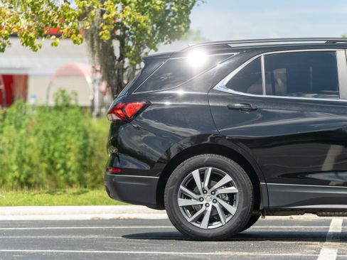 Used 2022 Chevrolet Equinox LT FWD image 6