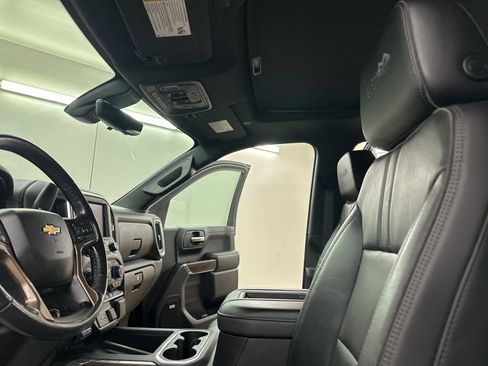 Used 2020 Chevrolet Silverado 1500 High Country w/ Technology Package image 32