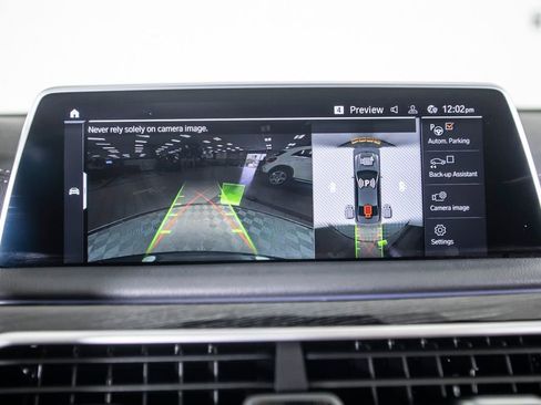 Used 2021 BMW 740i w/ M Sport Package image 40