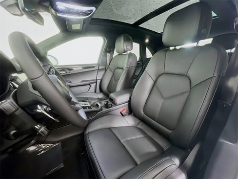 New 2026 Porsche Macan Turbo image 5