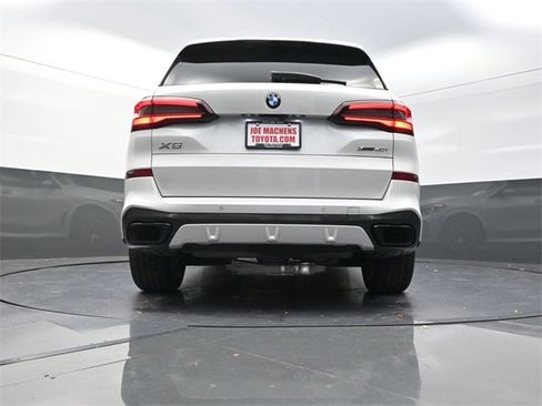 Used 2022 BMW X5 xDrive40i w/ M Sport Package image 32