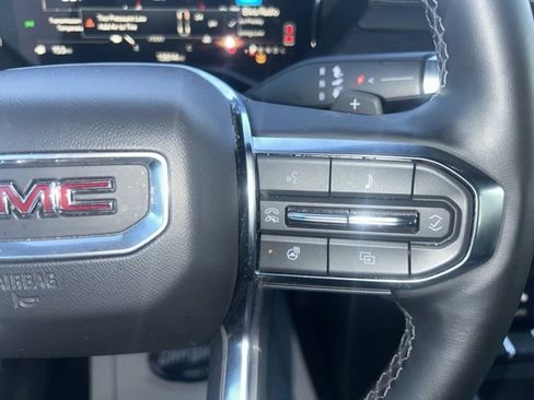 Used 2025 GMC Acadia Elevation image 16