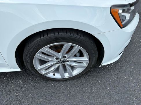 Used 2019 Volkswagen Passat 2.0T Wolfsburg FWD image 18