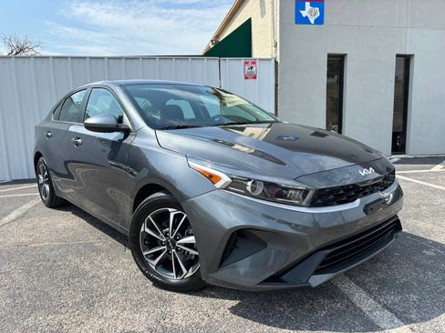 Used 2024 Kia Forte LXS FWD image 8