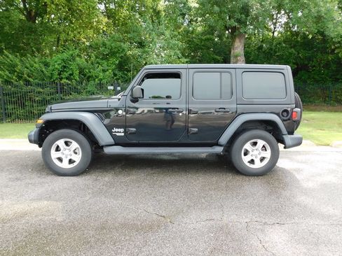 Used 2020 Jeep Wrangler Unlimited Sport S AWD/4WD image 2