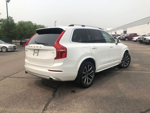 Used 2018 Volvo XC90 T5 Momentum w/ Convenience Package FWD image 3