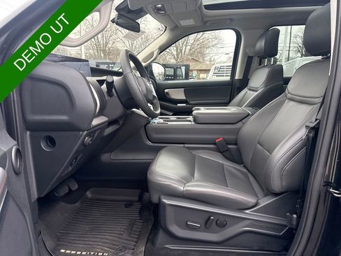 Used 2025 Ford Expedition Max Active AWD/4WD image 26