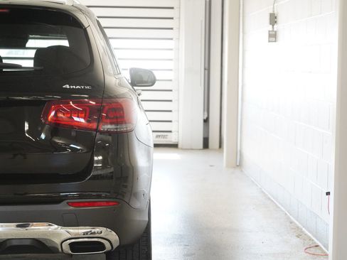 Used 2022 Mercedes-Benz GLC 300 4MATIC image 10