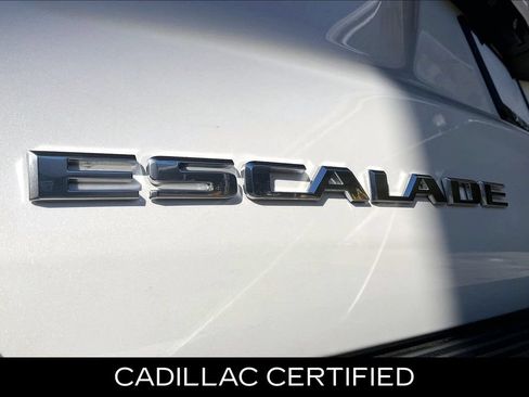 Certified 2024 Cadillac Escalade ESV V w/ Heavy-Duty Trailer Package AWD/4WD image 31