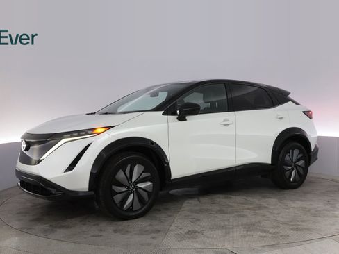 Used 2025 Nissan Ariya AWD image 18