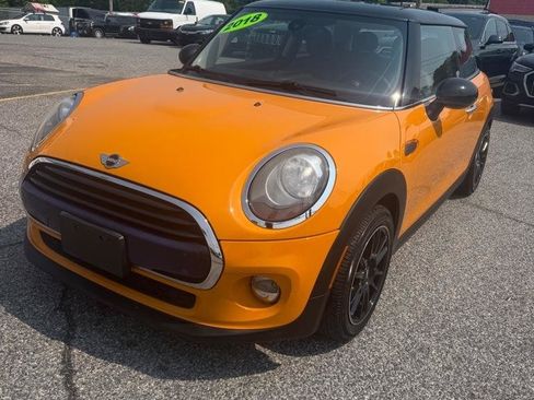 Used 2018 MINI Cooper 2-Door Hardtop w/ Cold Weather Package FWD image 2