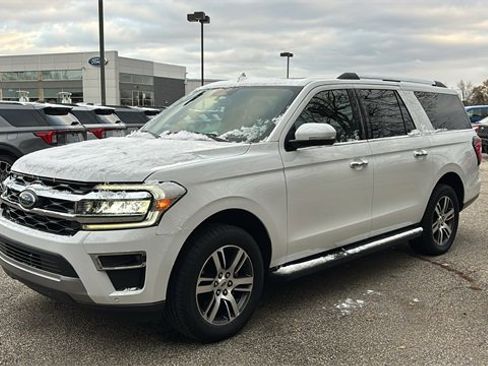 Used 2024 Ford Expedition Max Limited image 2
