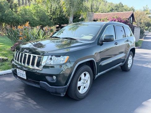 Used 2011 Jeep Grand Cherokee Laredo AWD/4WD image 1