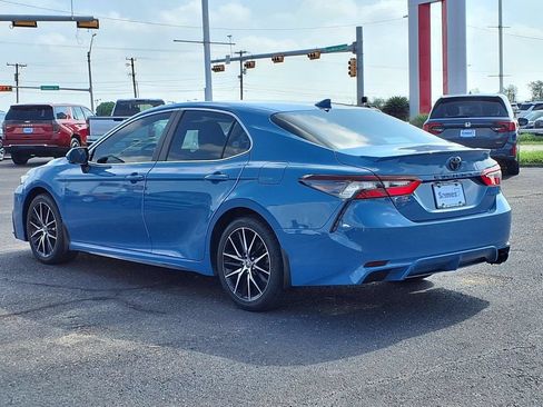 Used 2024 Toyota Camry SE FWD image 6