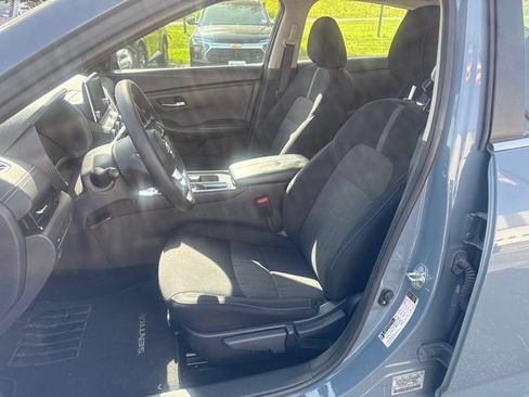Used 2024 Nissan Sentra SV FWD image 13