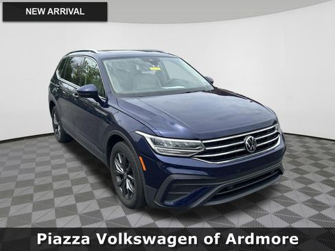 Used 2022 Volkswagen Tiguan SE FWD image 1
