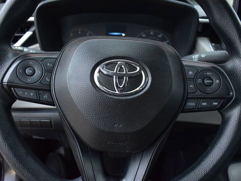 Used 2025 Toyota Corolla LE image 26