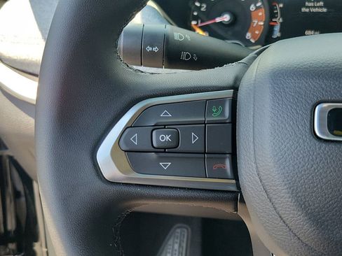 Used 2024 Jeep Compass Latitude AWD/4WD image 21