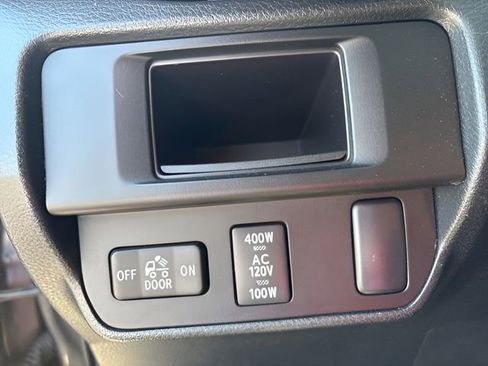 Used 2016 Toyota Tacoma TRD Sport w/ Premium & Technology Package AWD/4WD image 15