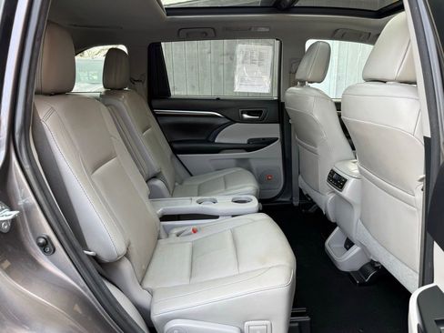 Used 2016 Toyota Highlander Limited Platinum AWD/4WD image 15