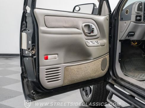 Used 1995 Chevrolet Tahoe 4WD 2-Door image 39