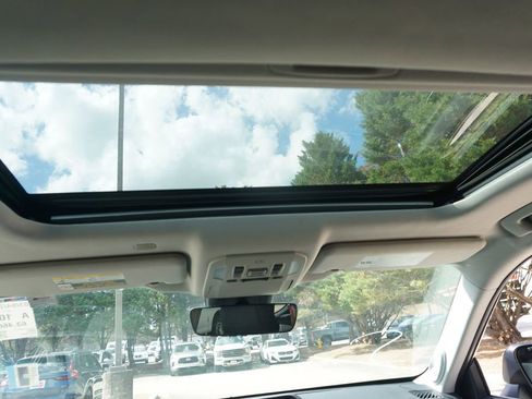 Used 2021 Toyota Highlander Limited image 13