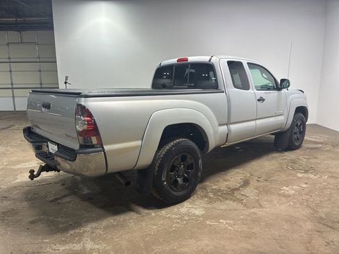 Used 2011 Toyota Tacoma 4x4 Access Cab V6 w/ SR5 Pkg #2 image 4