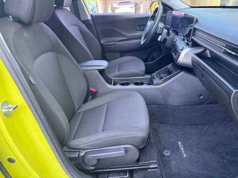 Certified 2025 Hyundai Kona SEL FWD image 17