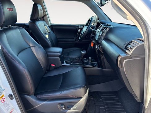 Used 2017 Toyota 4Runner TRD Off-Road Premium image 10