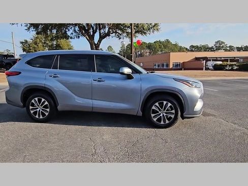 Used 2022 Toyota Highlander XLE image 33