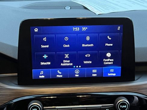 Used 2020 Ford Escape Titanium image 22