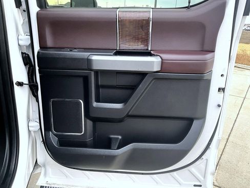 Used 2017 Ford F250 Platinum w/ Platinum Ultimate Package image 18