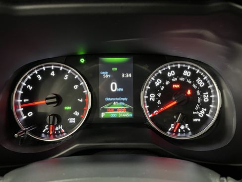 Used 2021 Toyota RAV4 XLE w/ Convenience Package AWD/4WD image 14