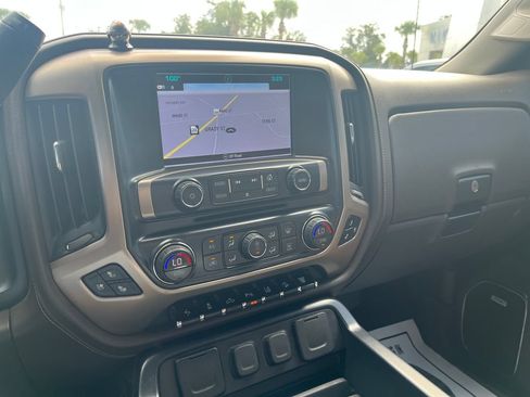 Used 2019 GMC Sierra 2500 Denali w/ Duramax Plus Package AWD/4WD image 25