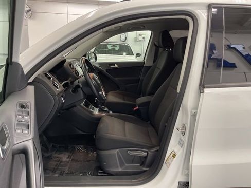 Used 2018 Volkswagen Tiguan Limited w/ Premium Package AWD/4WD image 7