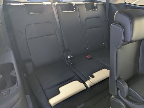 Used 2023 Nissan Pathfinder SL image 15